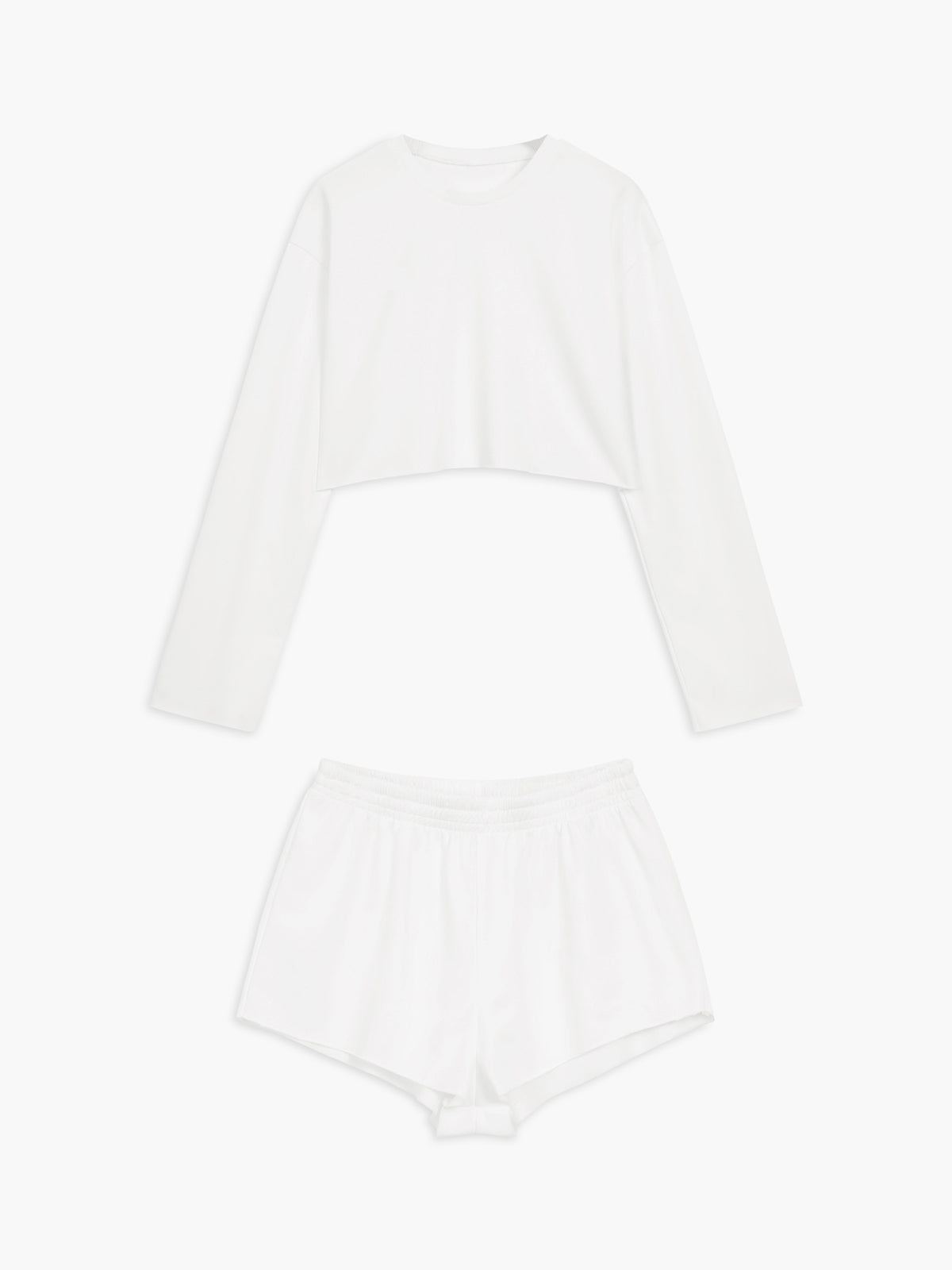 semble de trois pièces à manches longues et shorts athleisure