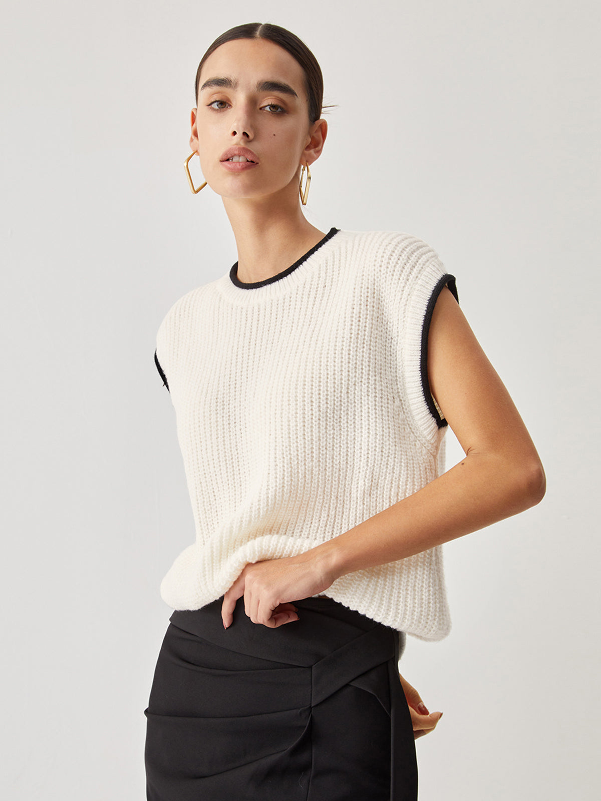 Gilet en tricot épais avec bordure contrastée