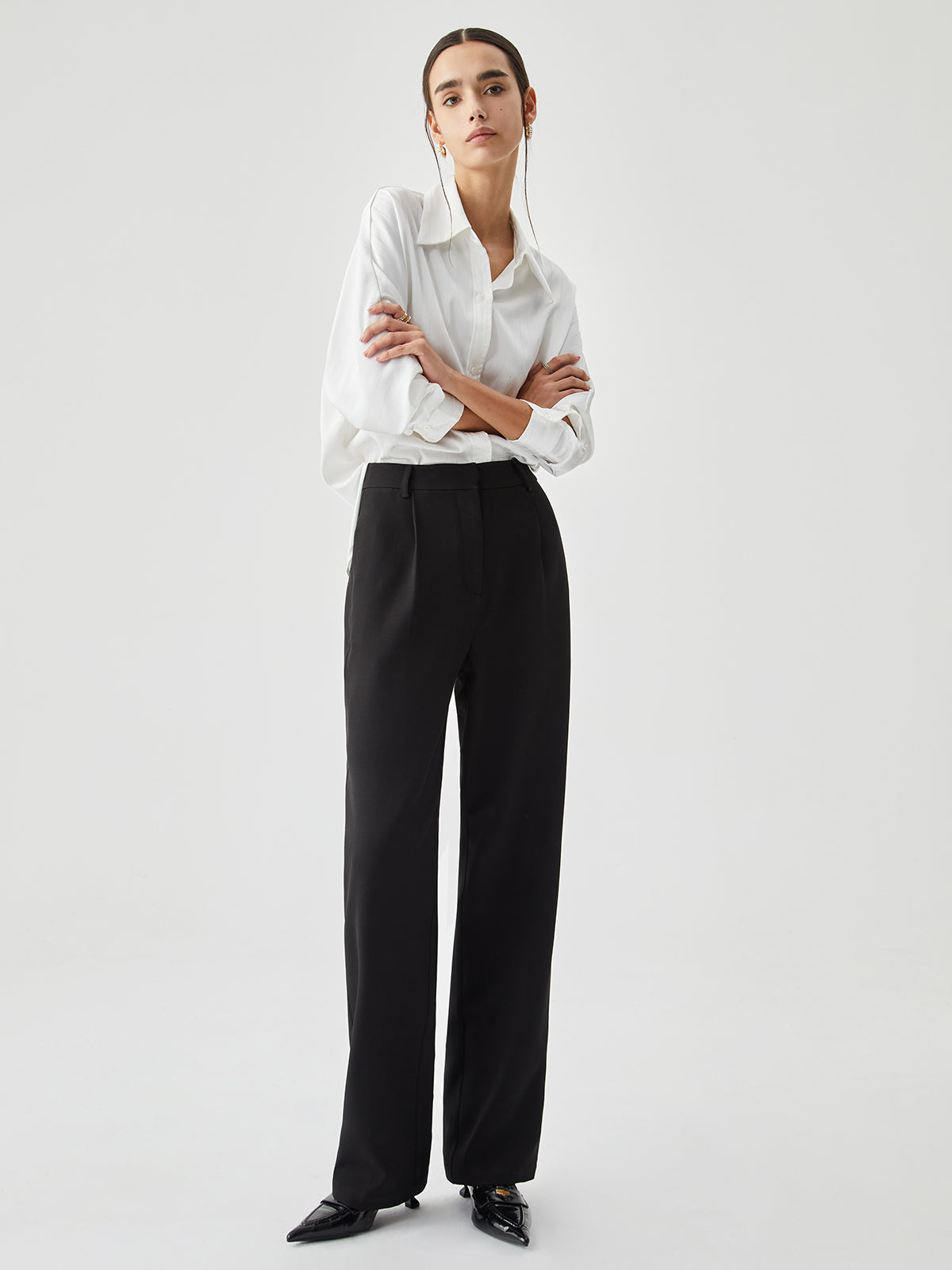 Pantalon court plissé à jambe droite