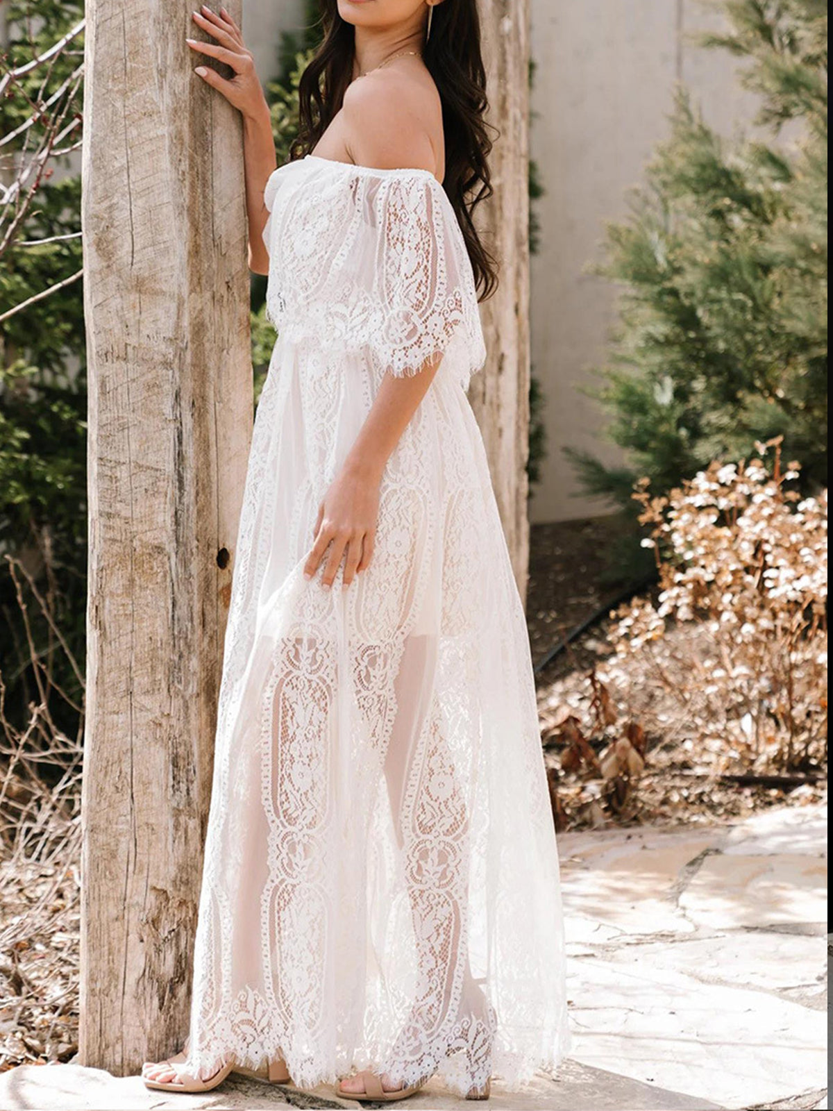 Robe longue à épaules dénudées en jacquard de dentelle transparente