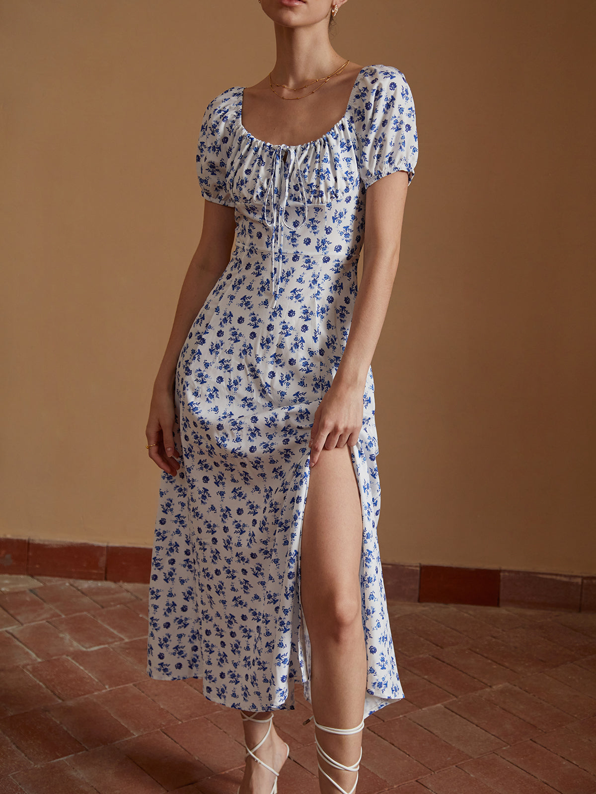 Robe longue fendue nouée florale