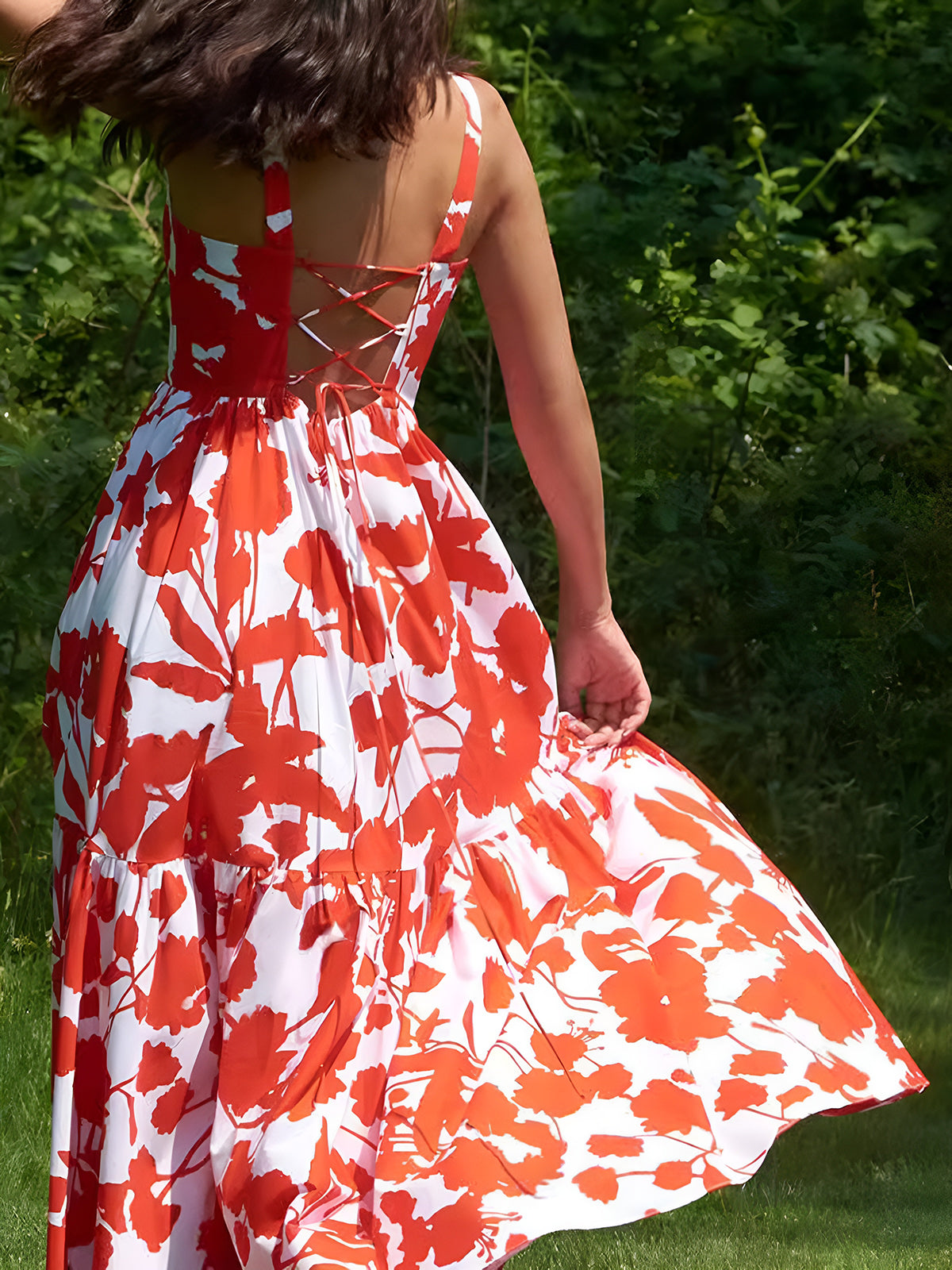 Épanouissement en robe longue cami à imprimé floral estival
