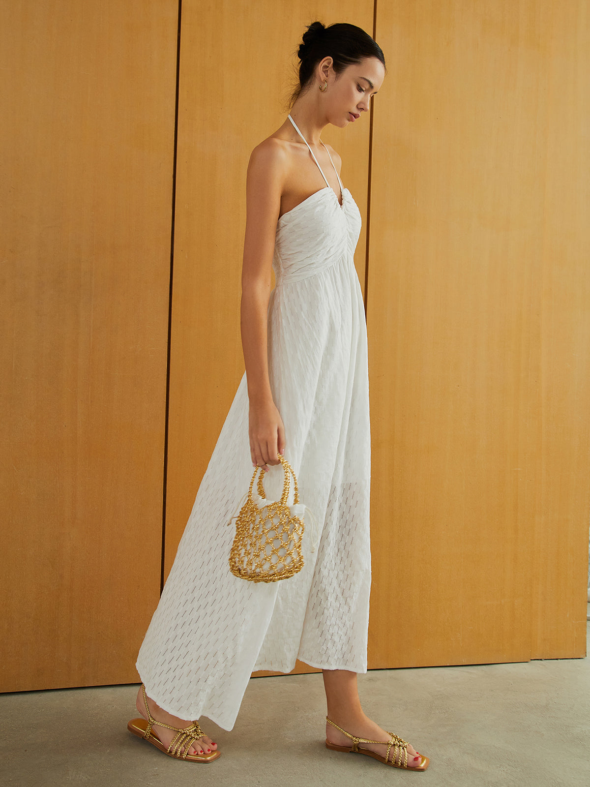 Robe longue de vacances à texture froncée et nouée au cou