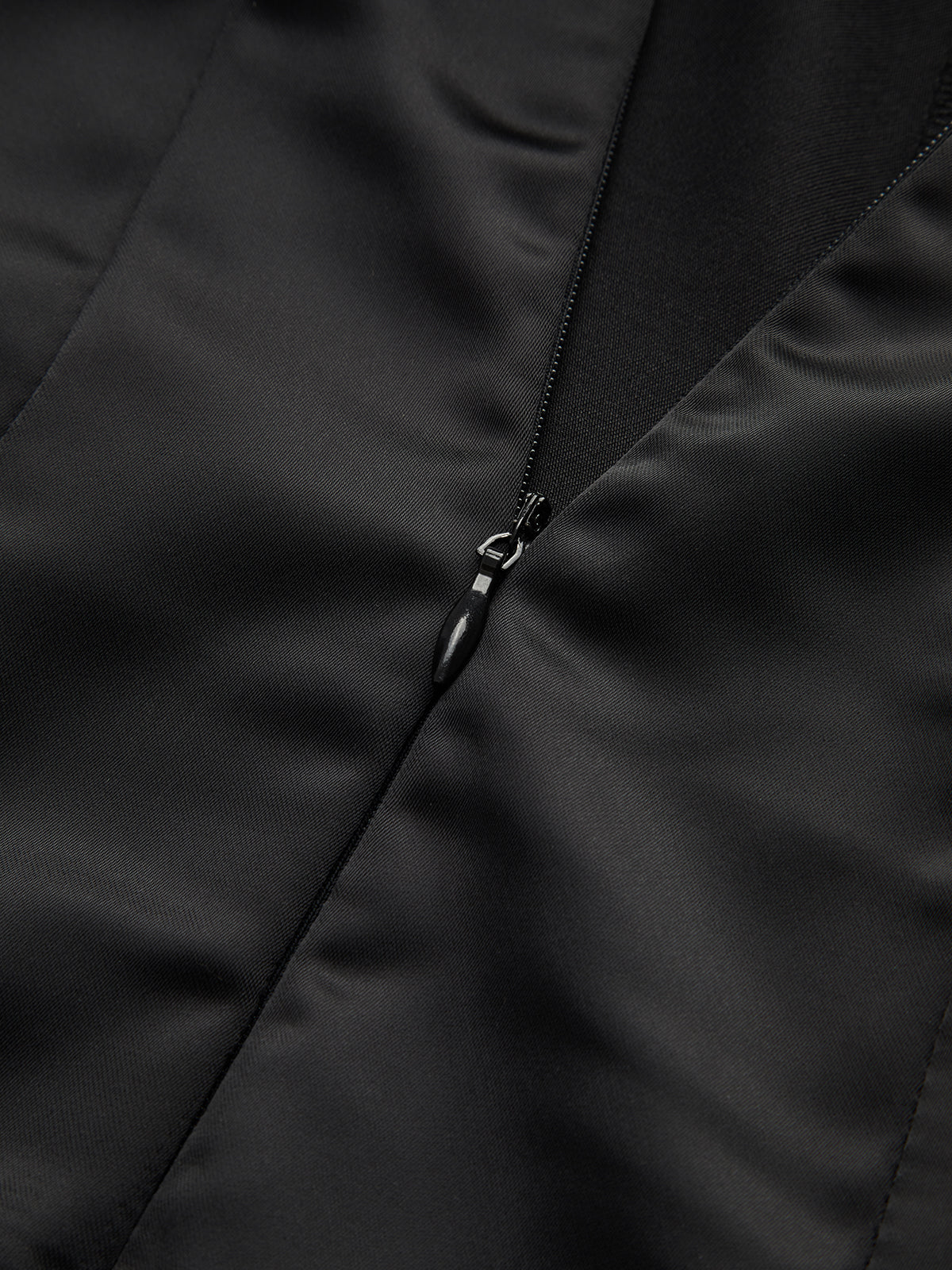 Robe épaules dénudées à volants avec fermeture éclair