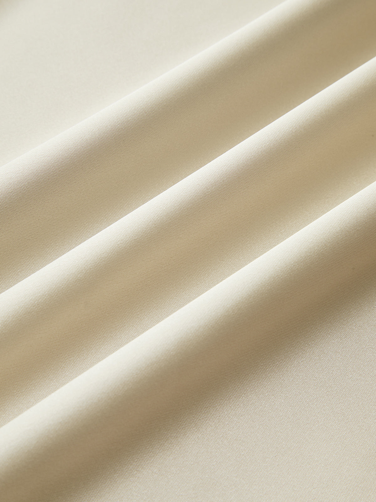 Robe longue en satin avec découpe et fermeture éclair